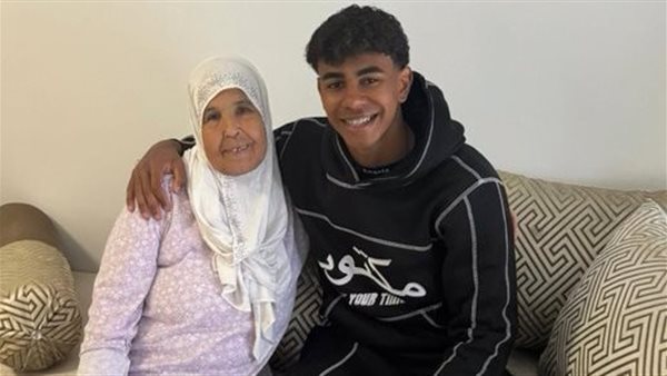 لامين يامال وجدته