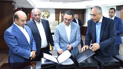 وزير الاستثمار يفتتح أحدث معمل للاختبارات الضوئية والكهربية والفوتومترية