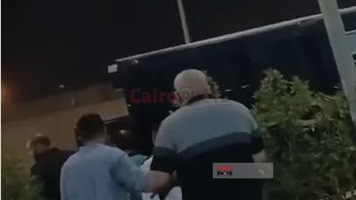 لحظة ترحيل المتهمين بالتعدي على مذيعة قناة الأهلي لإنهاء إجراءات إخلاء سبيلهم