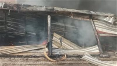 الحماية المدنية تسيطر على حريق معرض ملابس أمام الموقف العمومي ببنها | بث مباشر