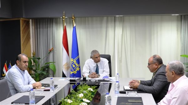 محافظ أسوان