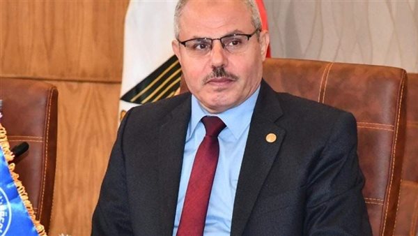 رئيس جامعة قناة السويس