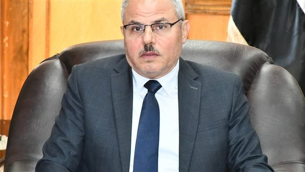 رئيس جامعة قناة السويس