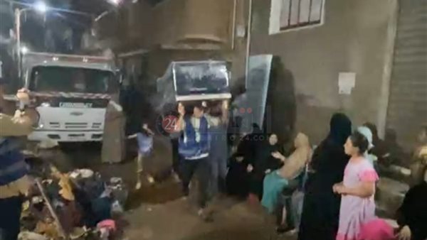 حياة كريمة تسلم عروس