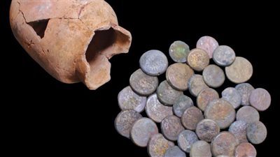 الكشف عن 38 عملة برونزية من العصر البطلمي في دمياط