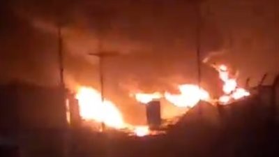 اشتعال النيران في خزان نفطي بميناء الحديدة بعد أيام من القصف الإسرائيلي 