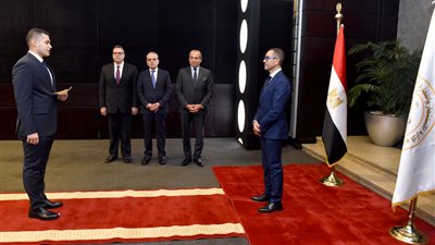 وزير الاستثمار يشهد مراسم القسم القانوني لـ 8 من الملحقين التجاريين الجدد