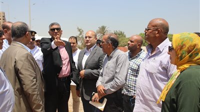 محافظ الجيزة يضبط منشأة مخالفة لـ إعادة تدوير المخلفات داخل الكتلة السكنية بكرداسة