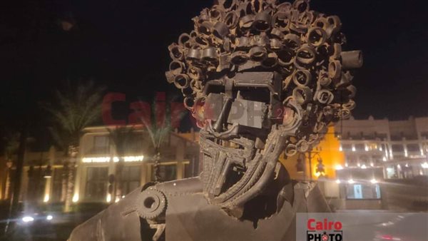 تمثال من الخردة لمحمد