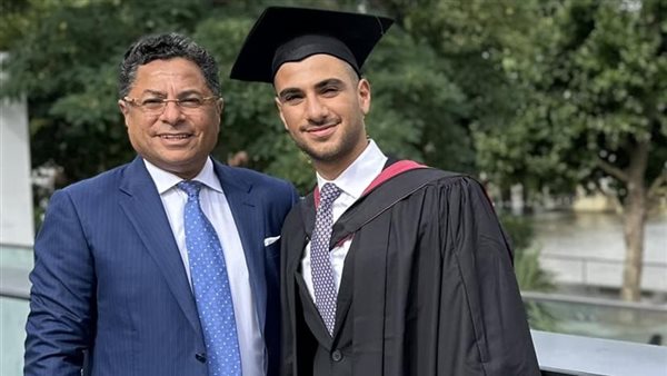 خالد أبو بكر يحتفل