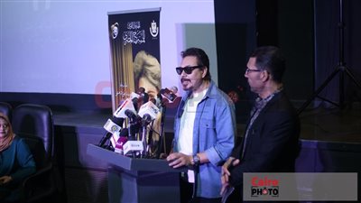 محمد رياض: المهرجان القومي للمسرح هيكرم الأحياء فقط.. وده مش تقليل من الراحلين