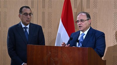 رئيس هيئة الدواء يستعرض جهود الدولة لمتابعة توافر الأدوية وضبط السوق