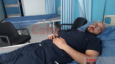 طبيب سوهاج: ضربوني بعد ما كشفت على المريض
