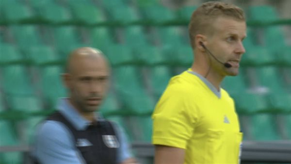 لحظة إعلان الحكم