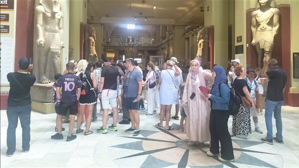  إقبال كبير على زيارة