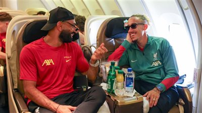  صورة صلاح وتسيميكاس تثير الجدل.. ولوفرين يعلق ساخرًا: صعب التغلب عليّ