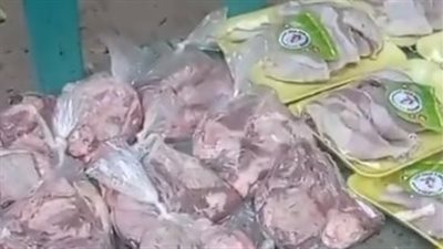 فراخ ولحمة وخضار.. شباب قنا يوزعون وجبات على الأسر المستحقة أسبوعيًا | بث مباشر