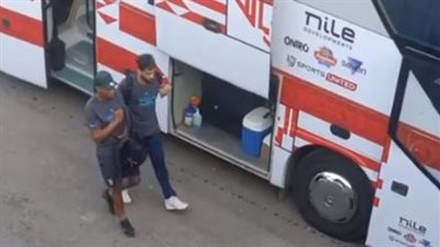 وصول فريقي الزمالك وبيراميدز إلى ستاد القاهرة الدولي | بث مباشر