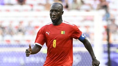 نابي كيتا أول لاعب كرة قدم يرفع علم بلاده في الأولمبياد
