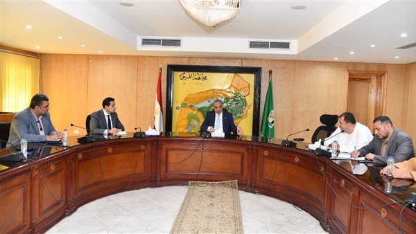 محافظ الفيوم خلال