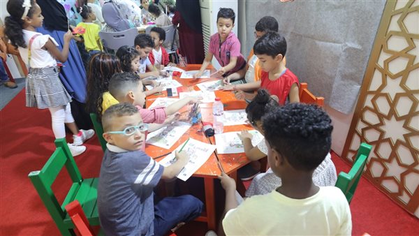 جانب من الورش الفنية