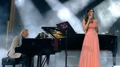 حضور كريم عبد العزيز.. أبرز لقطات حفل عمر خيرت وآمال ماهر في جدة| صور