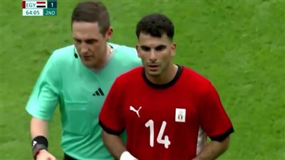 غضب من زيزو بعد استبداله في مباراة مصر وأوزبكستان: محدش يتكلم معايا