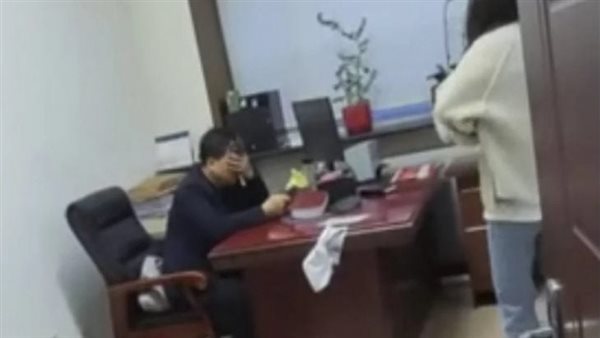 محامي يتحرش بمحامية