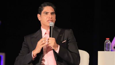 أبو هشيمة يستعرض قصة نجاحه مع طلاب الثانوية العامة في مؤتمر اختر كُليتك