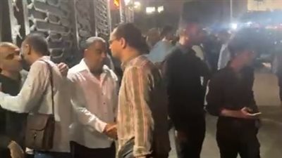 أسرة الفنان محمد نصر تتلقى واجب العزاء فيه بمسجد النزهة | بث مباشر 