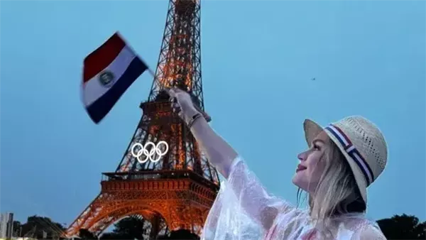 سبّاحة باراجواي لوانا