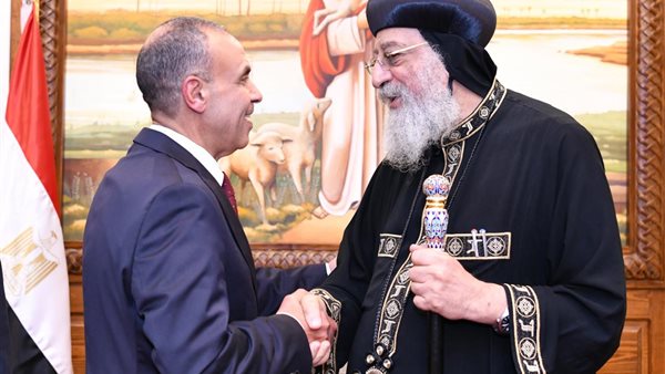  البابا تواضروس ووزير