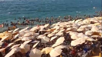 استقرار حالة البحر ورفع الرايات الخضراء على شواطئ الإسكندرية