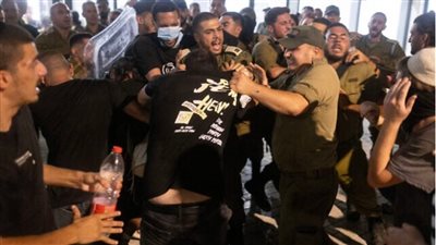 محاولة انقلاب.. دعوات للتحقيق في تورط أعضاء كنيست وضباط شرطة في اقتحام بيد ليد 