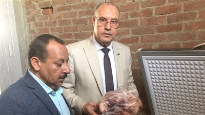 تواريخ جديدة وماركات شهيرة.. ضبط مصنع مشبوه لبيع اللحوم الفاسدة بالشرقية | تفاصيل