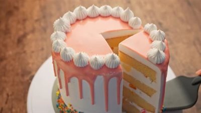 طريقة عمل التورتة الإسفنجية في الخلاط بمقادير اقتصادية | فيديو