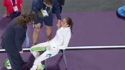 ورم بالعمود الفقري| سقوط لاعبة برازيلية خلال سباقات السيف بـ أولمبياد باريس يتصدر التريند.. ما القصة؟