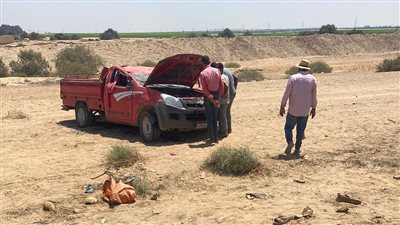 كانوا راجعين من الشغل.. إصابة 23 عاملا في انقلاب سيارة ربع نقل بالإسماعيلية | أسماء