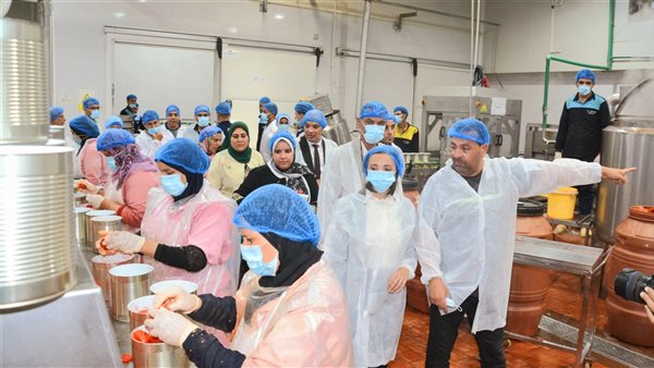 محافظ البحيرة تتفقد