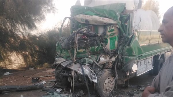 حادث تصادم نصف نقل