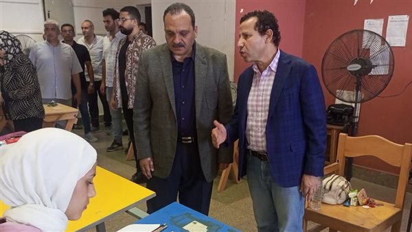 عميد كلية الفنون