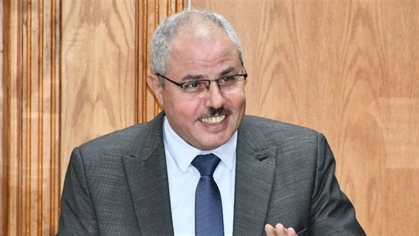 رئيس جامعة قناة السويس