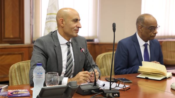 اجتماع وزير التعليم