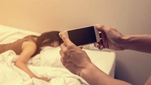 تصوير غير مجاز رقابيًا