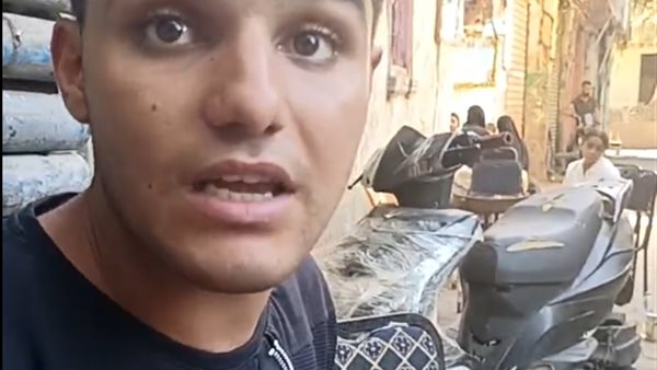 أحد أفراد الأسرة