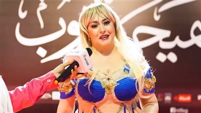 هند عاكف عن انتقادات فستانها بمهرجان القومي للمسرح: بلبس اللي شايفاه مناسب ليا