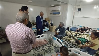 محافظ شمال سيناء يزور المرضى الفلسطينيين في مستشفى الشيخ زويد