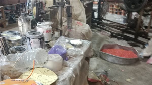 ضبط مصنعين غير مُرخصين