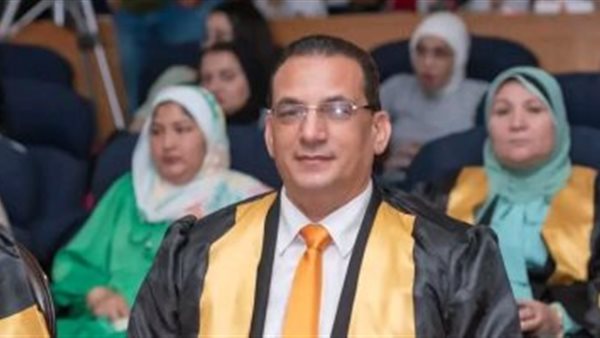  الدكتور عبد العزيز