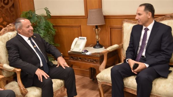 المحافظ ومدير أمن